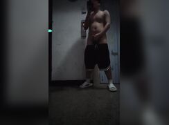电梯裸
