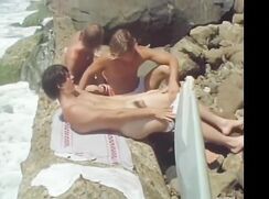 3 Vintage surfers