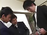 イケメン生徒二人がお仕置き3Pエッチ！.