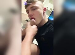 A British chav from Manchester puts his tongue under a dick