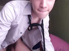 A NICE BOY FUCKS THE PILLOW AND MASTURBATES IN THE BED PORN