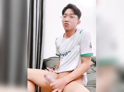 Asian Twink Use Toy Cock To Cum