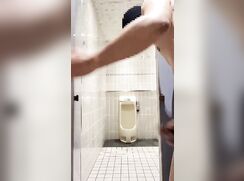 [Asian][008] Do open  ejaculation toilet public cum