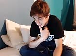 Barbies Chats: Supercute Boy Shows Feet and Wanks