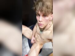 Bathroom JO Twink Porn