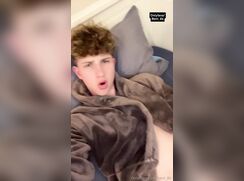 @Beni_8s (banana dicked twink)
