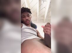 BLACK TEEN JERKING OFF IN GAMING CHAIR