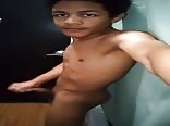 Black Twink Jerks With Shampoo boys porn