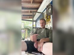 BLOND BEEF JACKS CUM OUT ON PORCH