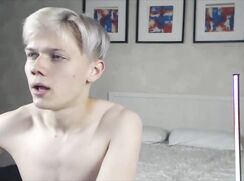 blond hotty cums in his room.