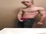 Blonde Masturbating on Cam