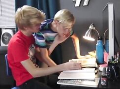 blonds adorent le porno gay n u