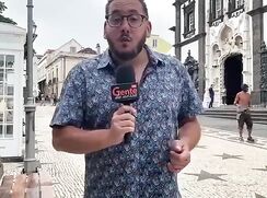 Breaking Nudes