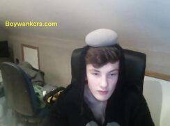 BW 18yo Gamer BritBoy Wanks In Gorilla Pyjamas