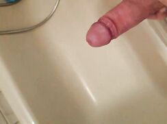 BWD SHOOTS IN TUB
