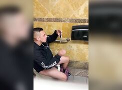 Caught This Guy jerking off