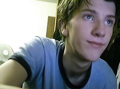 Classic webcam teen David cums in his hand and licks it