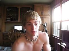 Cliff Jumper shows off ❤️ his beautiful body