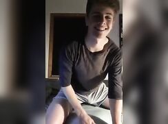 COLLEGE BOY JERKS OFF AND TRIES CUM TWINKS PORN