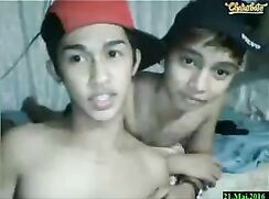 couple asiatique super mignon sur le we