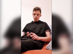 CUTE DUDE NO CUM