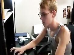 cute nerdy twink fuck buddys minet tres passif