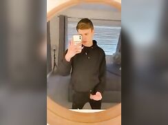 cute tatto guy wank in front the mirrow