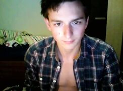 Cute twink has a lovely wank