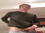 Cutie jerks on cam
