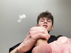 Dante Cums 208