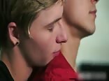 Delivery Twinks banging bareback gay porn