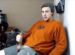 Dnz college cutie wanks his big dick