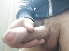 Dnz hung twink cum shot