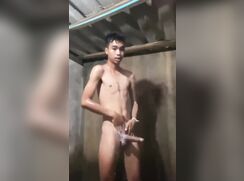 Dong Bo is Super Horny During Shower