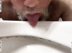Exposure whore Christopher Allen Foster licks toilet clean
