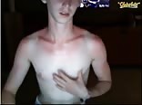 fresh jerker puts on a gay porn tube show 