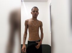 Garoto dotado exibiosionista gay porn tube