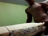 garoto no quarto
