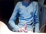 Gay Porn Blue headphone boy wanks a nice uncut dick