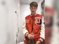 GERMAN TIKTOK TEEN JERKS OFF IN A HOTEL TOILET
