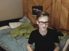 Gorgeous Twink Cums on his sheets