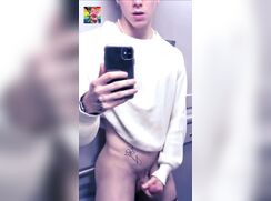 [HBW] Cumming In The Train Toilet 11020812