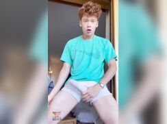 [HBW] Ginger Boy Shows His Big Cock 03022117