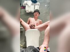 [HBW] Toilet Jerking 312101811