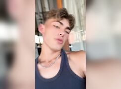 Hermoso y listo para culiarlo