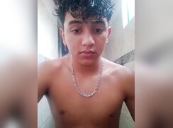 HORNY BIG BOY TAKING A SHOWER