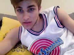 Horny twink showing-off his body and cock