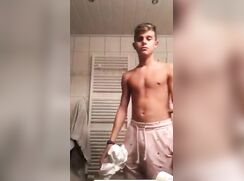 Hot College Freshman