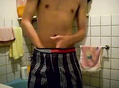 Hot dude with nice furry snatch and dark nipples jerks cam boys