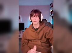 Hot gamer Boy took time to jerk